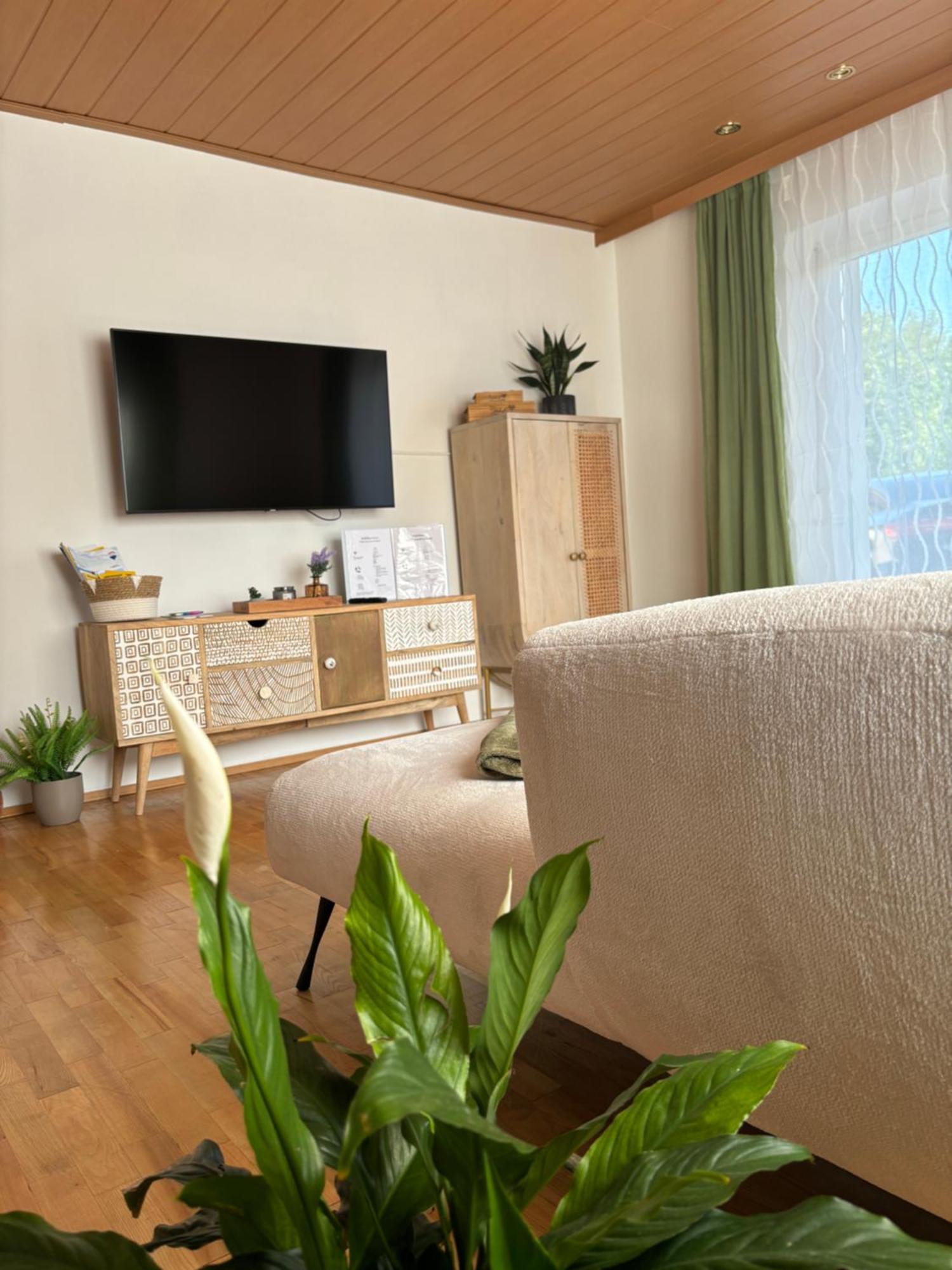Wohnung See- Und Bergnaehe Gmunden Bagian luar foto